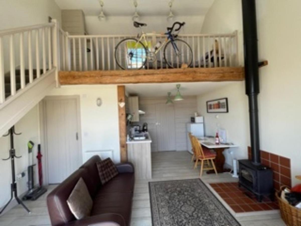 Bike Shed - Beautiful 1-Bed Cottage In Shorwell Εξωτερικό φωτογραφία